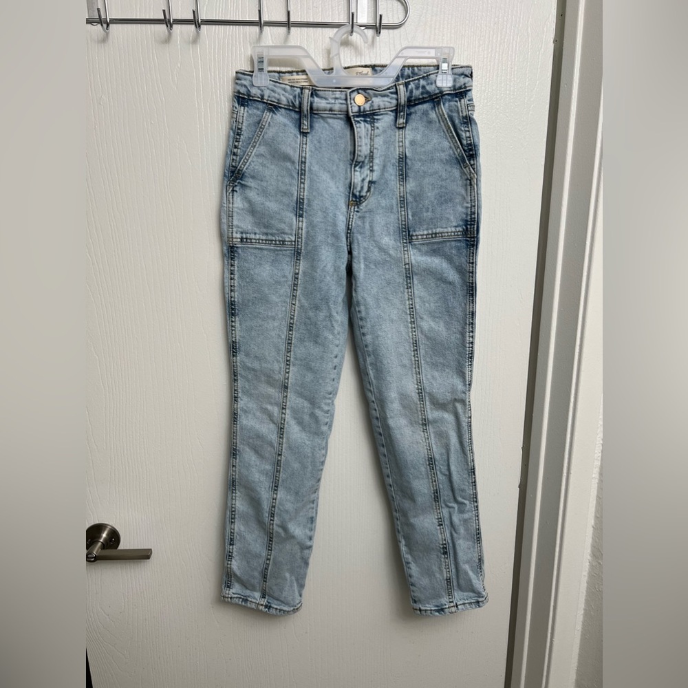 Universal Thread High-Rise Slim Straight
